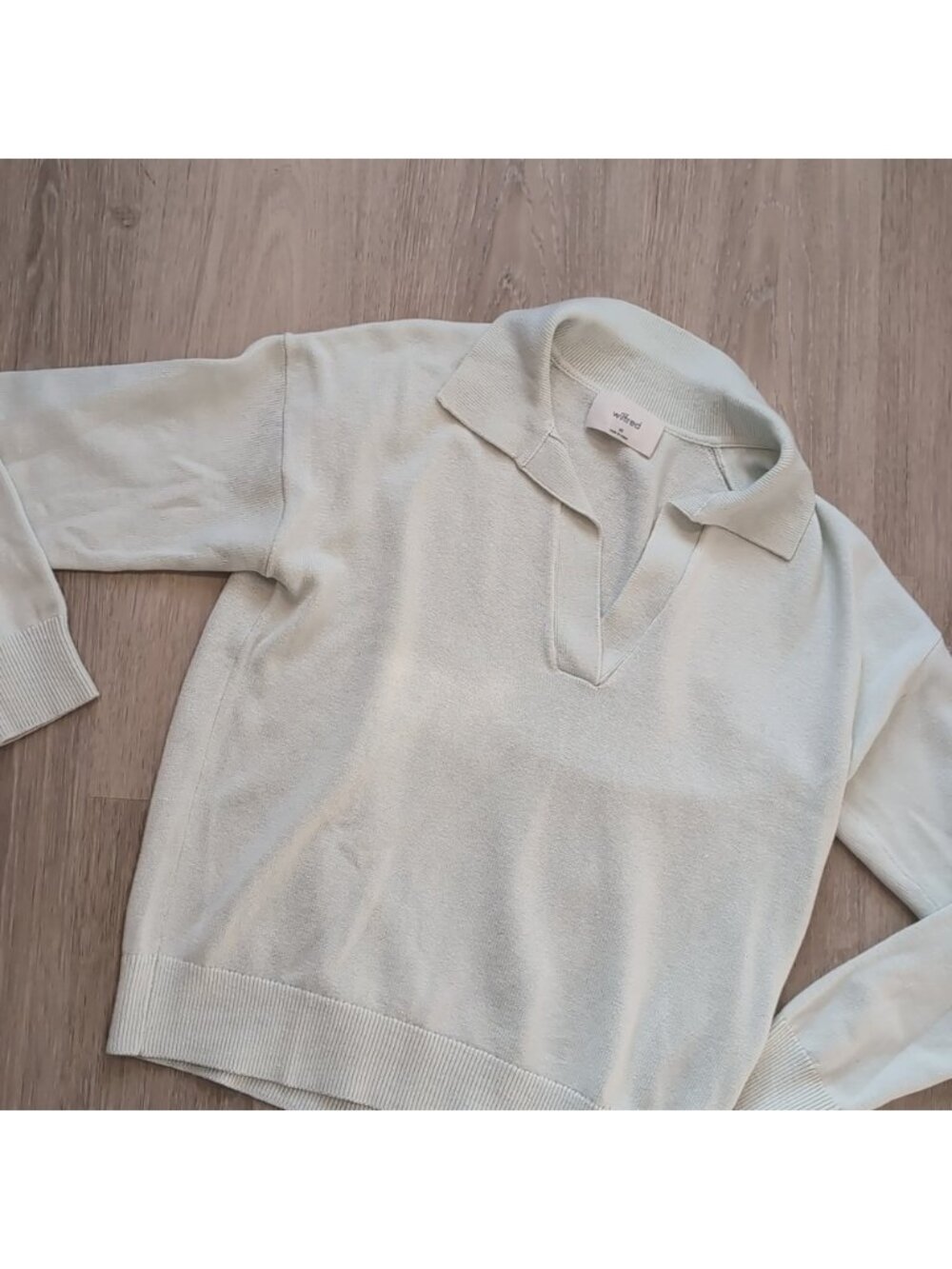 Aritzia Wilfred Clara V Neck Sweater - Picture 4 of 8